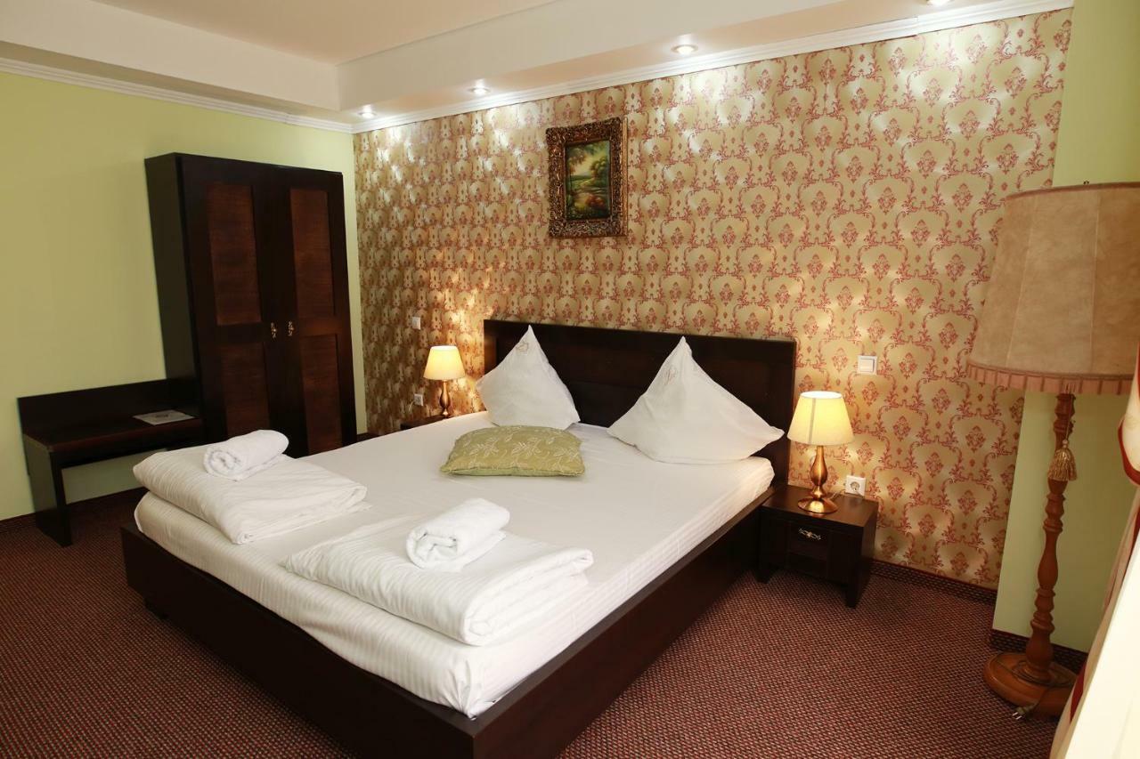 Hotel-Pensiunea Zefir Timisoara Exterior photo